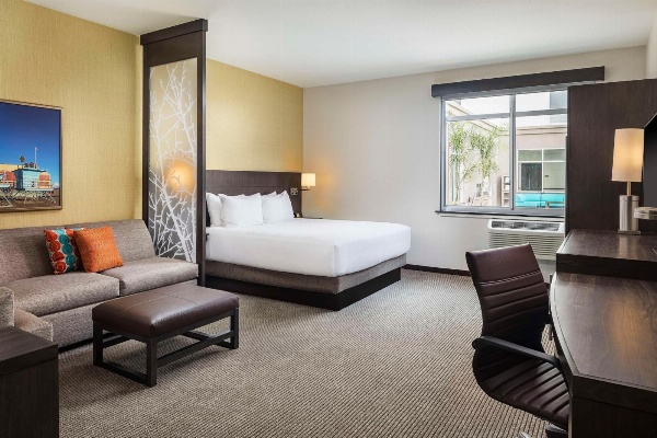 Hyatt Place Santa Cruz Main image